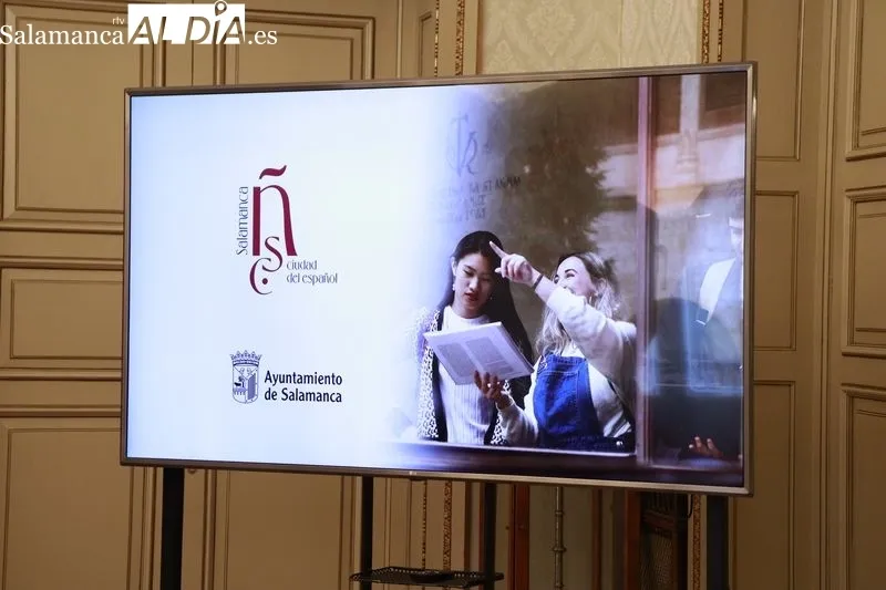 Presentación de un nuevo convenio del Ayuntamiento de Salamanca con las Escuelas de Español de la ciudad. Foto de Raúl Riego
