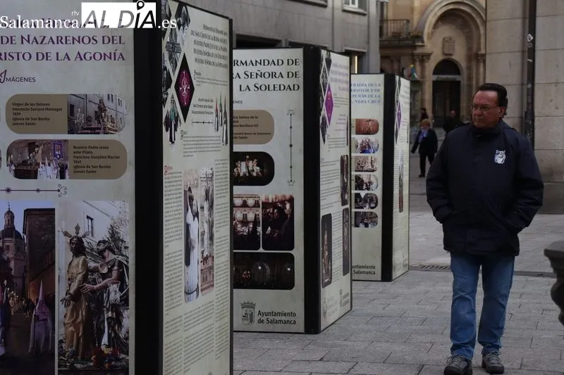 La Plaza del Liceo acoge hasta el 31 de marzo la muestra ‘Historia de nuestras cofradías, hermandades y congregaciones’. Foto de Raúl Riego