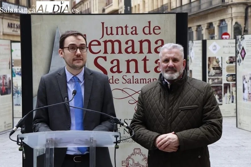 La Plaza del Liceo acoge hasta el 31 de marzo la muestra ‘Historia de nuestras cofradías, hermandades y congregaciones’. Foto de Raúl Riego