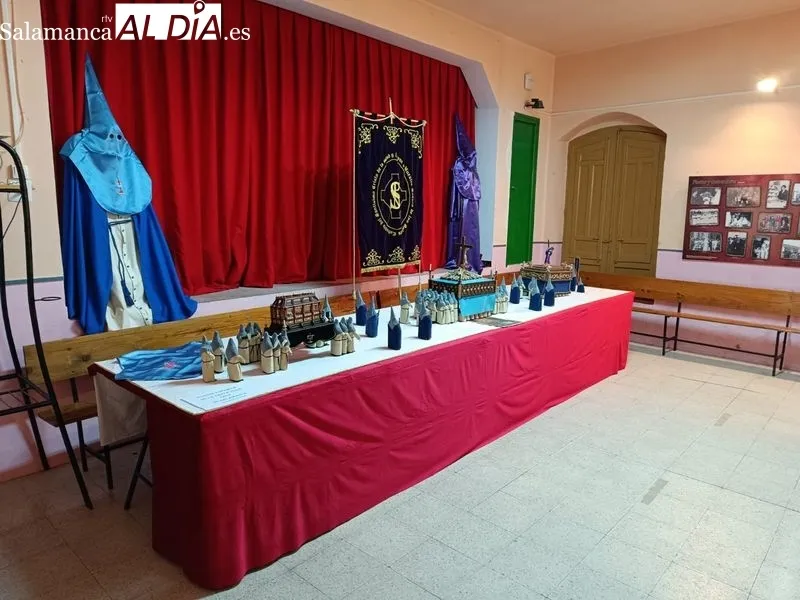 Foto 6 - Navales acoge una exposici&oacute;n sobre la Semana Santa salmantina