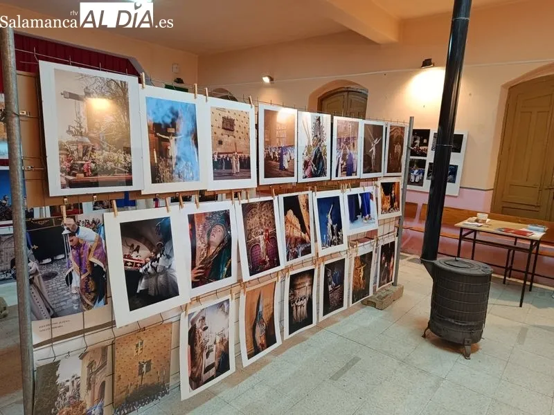 Foto 3 - Navales acoge una exposici&oacute;n sobre la Semana Santa salmantina