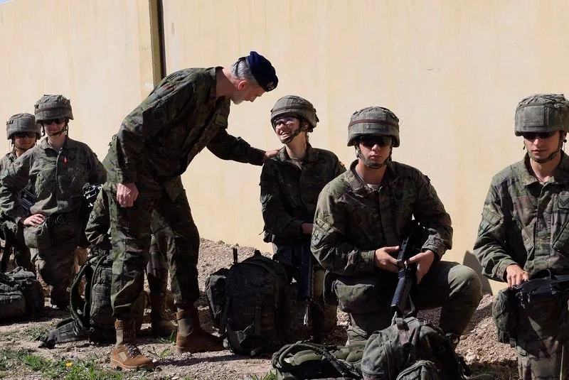 El Rey Felipe ha visitado a su hija la Princesa Leonor durante sus ejercios de entrenamiento militar en el Centro Nacional de Adiestramiento de San Gregorio - CASA S.M. EL REY