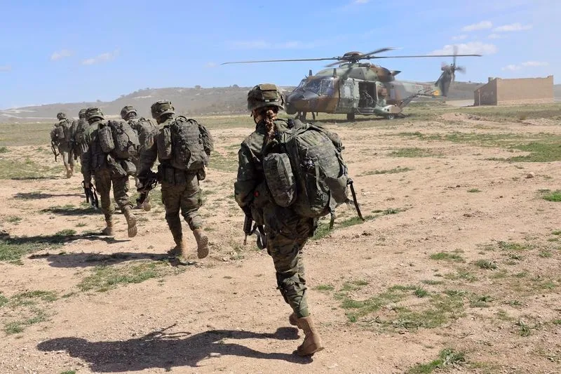 El Rey Felipe ha visitado a su hija la Princesa Leonor durante sus ejercios de entrenamiento militar en el Centro Nacional de Adiestramiento de San Gregorio - CASA S.M. EL REY