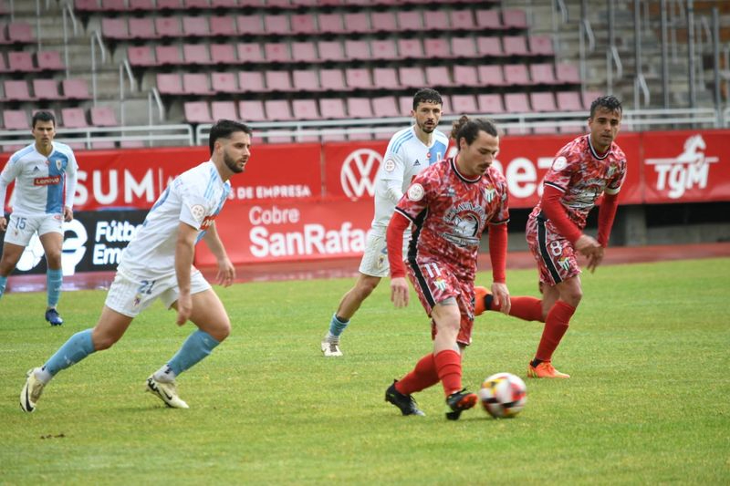 El CD Guijuelo cae ante la SD Compostela (1-0)