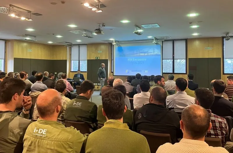 Foto 2 - M&aacute;s de 500 empleados de i-DE en Castilla y Le&oacute;n ponen el foco en el papel clave de las redes en la transici&oacute;n energ&eacute;tica