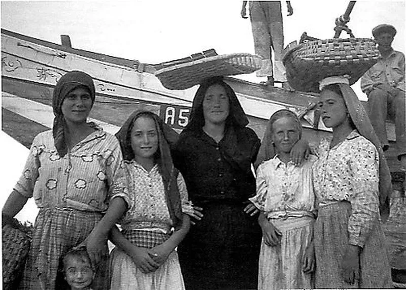 Fotografías contenidas en la obra, de Maria Lamas y otros autores, y fotos de la escritora pertenecientes a los herederos de Maria Lamas en la edición del diario ‘Público’