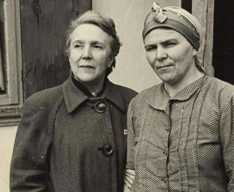 Fotografías contenidas en la obra, de Maria Lamas y otros autores, y fotos de la escritora pertenecientes a los herederos de Maria Lamas en la edición del diario ‘Público’