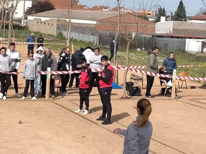 Foto 3 - El club deportivo Petanqueros Valverd&oacute;n disputa la fase previa al Campeonato de Espa&ntilde;a en las modalidades Dupletas y Tripletas juveniles  