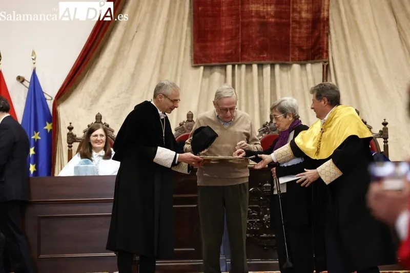 Nietos de Unamuno en el Paraninfo de la USAL. Foto de David Sañudo