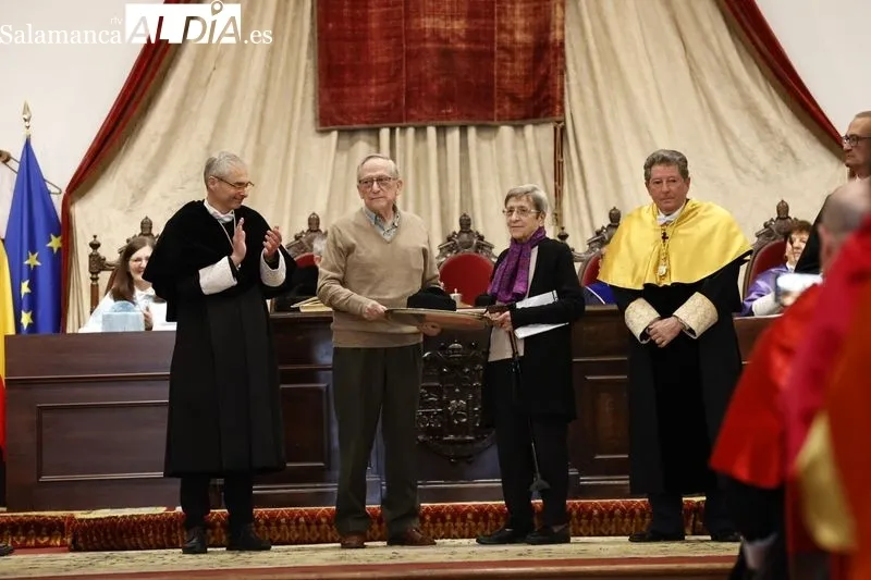 Nietos de Unamuno en el Paraninfo de la USAL. Foto de David Sañudo