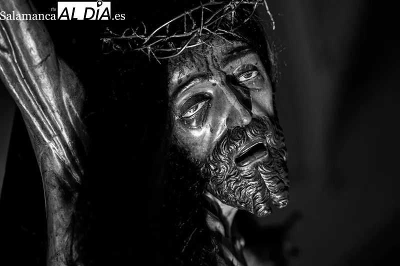 Foto 14 - Suspendida la procesi&oacute;n del V&iacute;a Crucis