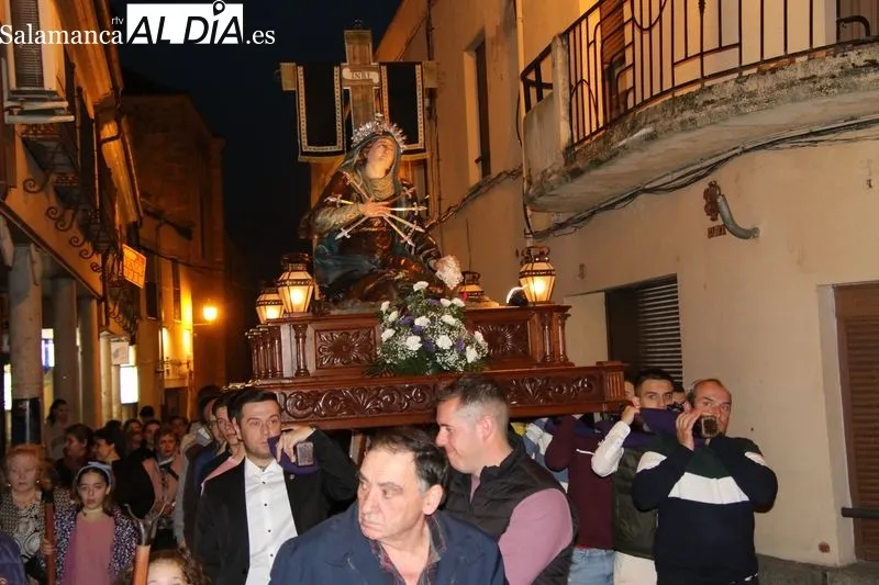 Foto 10 - Procesi&oacute;n del Via Crucis con la Virgen de los Dolores