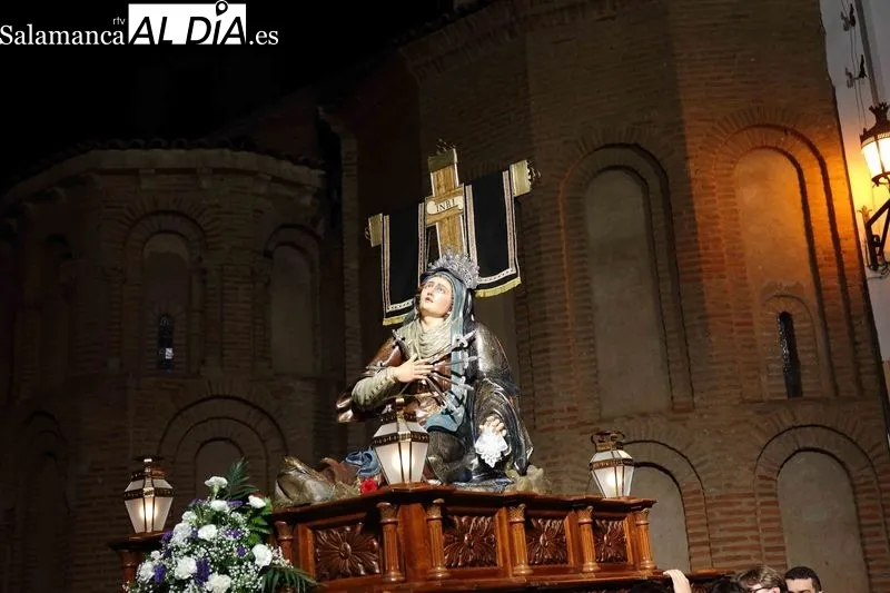 Foto 5 - Procesi&oacute;n del Via Crucis con la Virgen de los Dolores