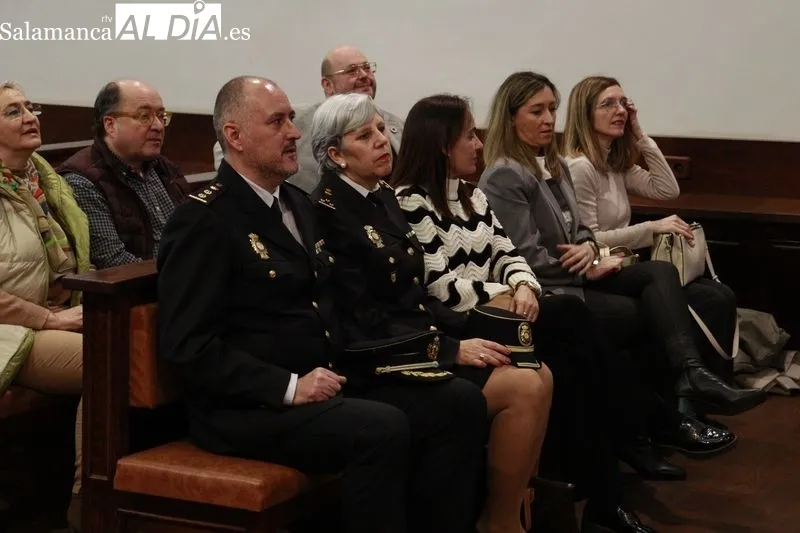 Presentación en Salamanca del proyecto Comunidades GPS para ayudar a las mujeres con adicciones que sufren violencia de género. Foto de Raúl Riego