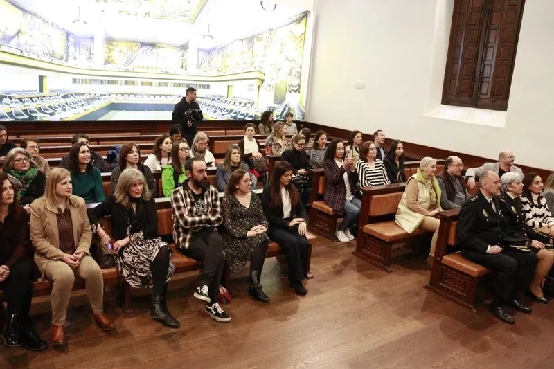 Presentación en Salamanca del proyecto Comunidades GPS para ayudar a las mujeres con adicciones que sufren violencia de género. Foto de Raúl Riego