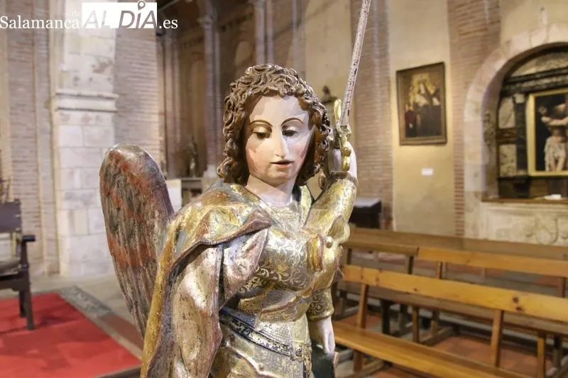 Foto 11 - La imagen de San Miguel vuelve a Alba completamente restaurada