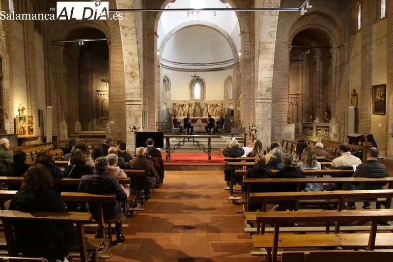 Foto 8 - La imagen de San Miguel vuelve a Alba completamente restaurada