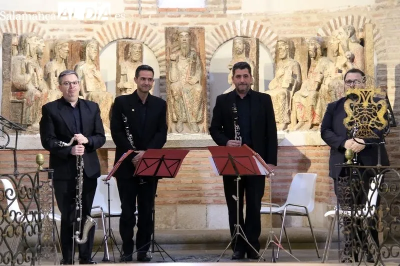 Foto 7 - La imagen de San Miguel vuelve a Alba completamente restaurada
