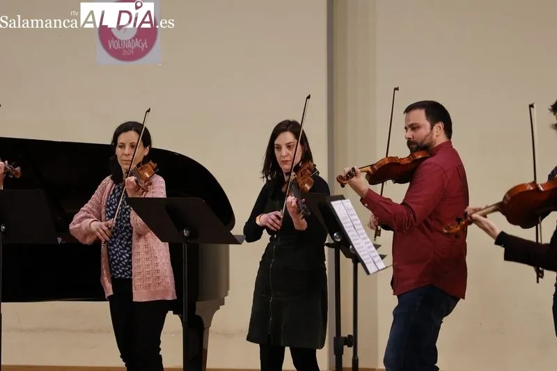 Fantástico concierto con la presencia de más de 110 violinistas de CyL   | FOTOS: David Sañudo 