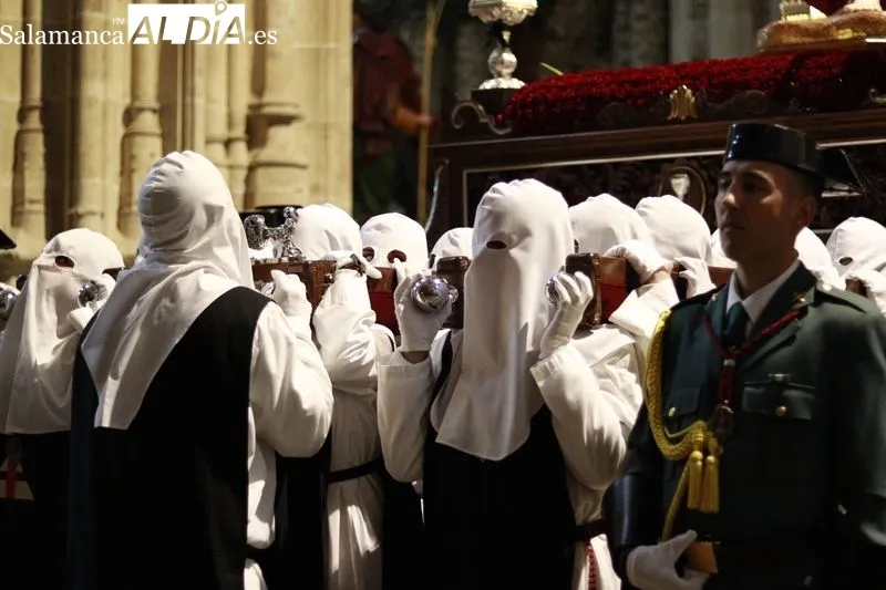 Hermanad de Nuestro padre Jesús del Vía Crucis | FOTOS: David Sañudo y Raúl González Riego