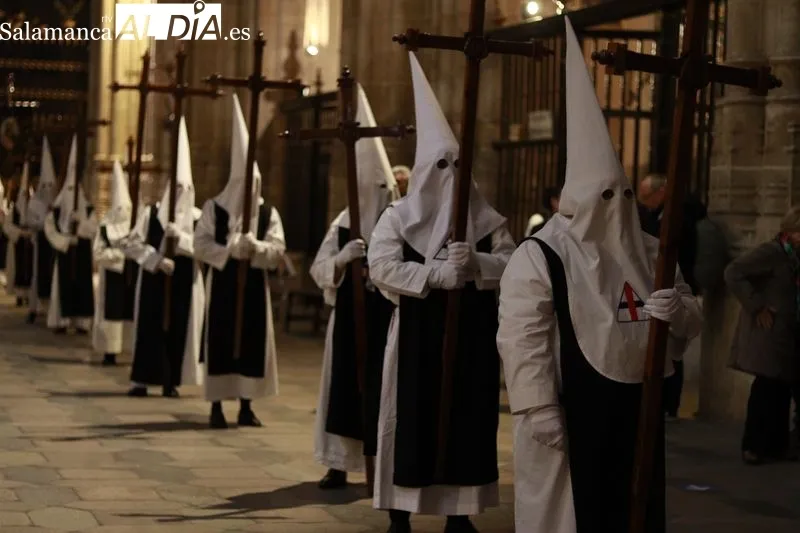 Hermanad de Nuestro padre Jesús del Vía Crucis | FOTOS: David Sañudo y Raúl González Riego