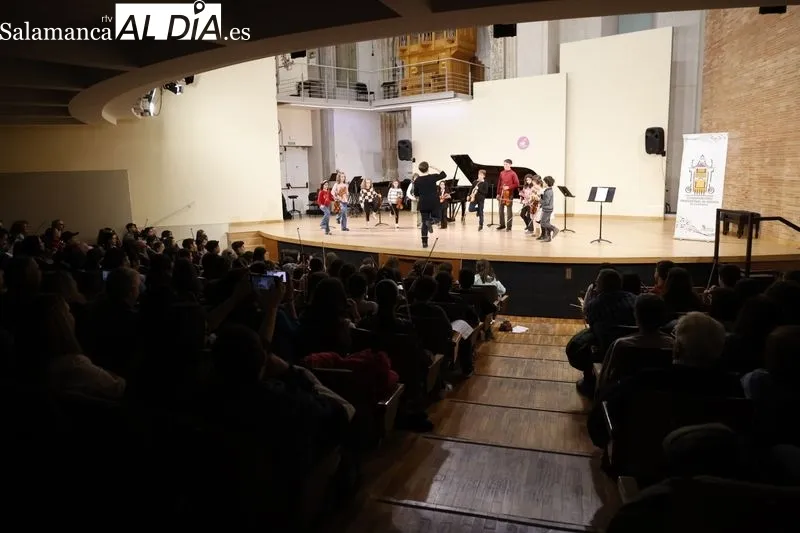 Fantástico concierto con la presencia de más de 110 violinistas de CyL   | FOTOS: David Sañudo 