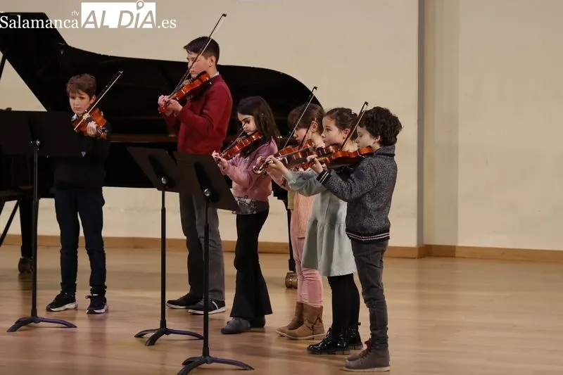 Fantástico concierto con la presencia de más de 110 violinistas de CyL   | FOTOS: David Sañudo 
