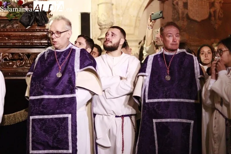 La lluvia y el viento obligan a suspender una nueva procesión: el Cristo de la Agonía no puede salir de Las Úrsulas | FOTOS: Raúl González Riego 