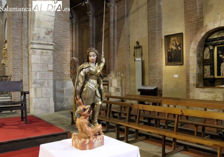 La imagen de San Miguel vuelve a Alba completamente restaurada | Imagen 1