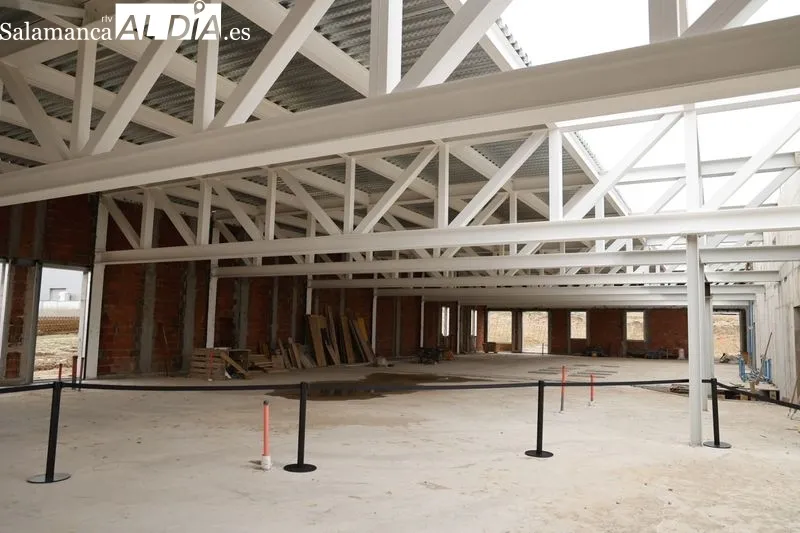 Visita a las obras de la nueva planta de Novartis en Castellanos de Moriscos con la presencia del presidente de la Junta de Castilla y León, Alfonso Fernández Mañueco, y otras autoridades. Foto de David Sañudo