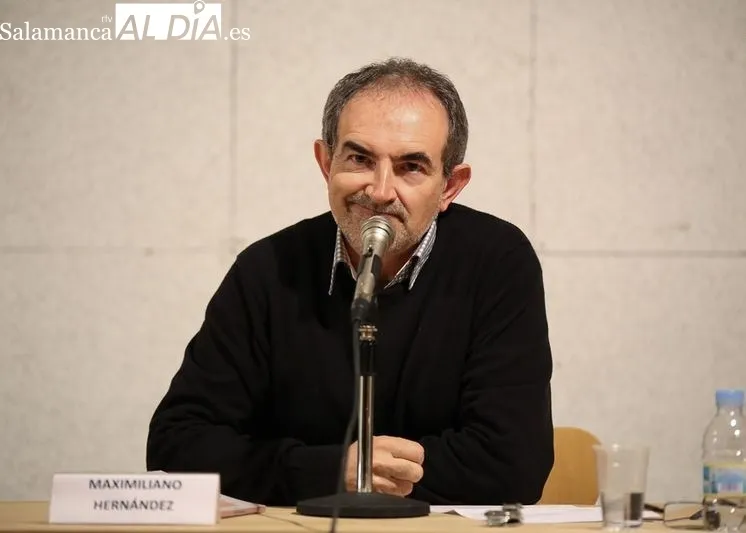 El miércoles 8 de mayo la Casa de las Conchas acoge la presentación del libro de poemas 'La lengua de los dioses' de Maximiliano Hernández Marcos