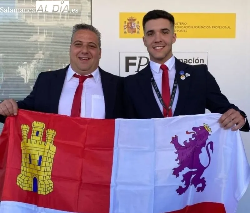 Oscar Ramos ha celebrado con sus profesores y amigos su triunfo en las olimpiadas de formación profesional
