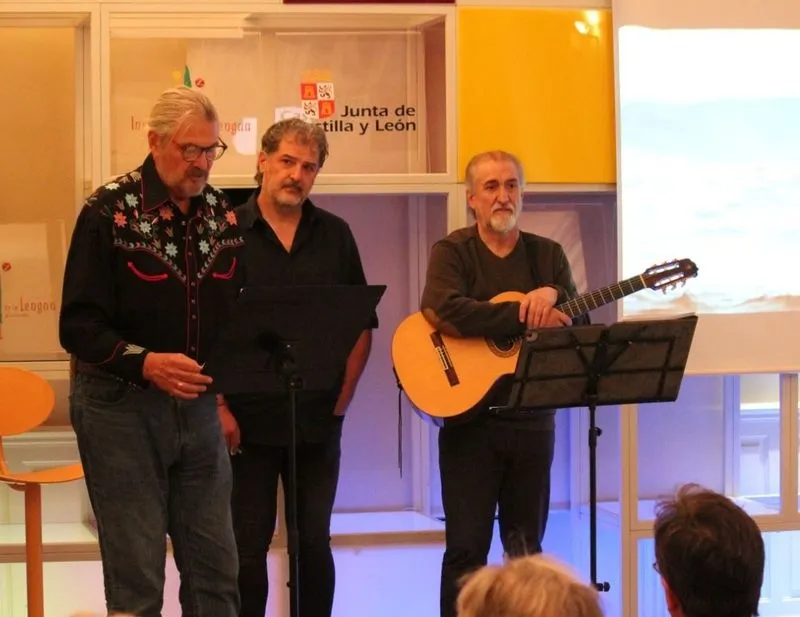 El lunes 13 de mayo la Casa de las Conchas acoge la recital 'Doce sones para doce poetas' con Anthony Geist, Jesús Salviejo y Paco Díez