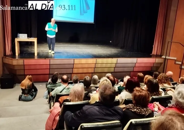 Miguel Sosa ofrecía una charla en el teatro del CDS
