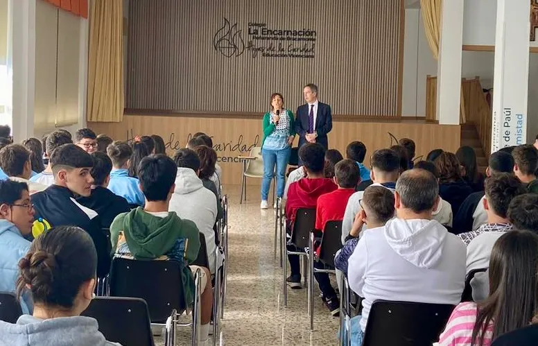 Enrique Sánchez-Guijo en su visita al colegio La Encarnación 