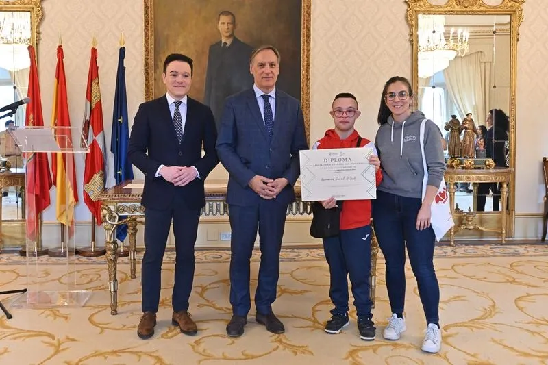 Entrega de los premios a las 21 asociaciones juveniles de la ciudad que han resultado ganadoras en el XIV Concurso de Proyectos Juveniles