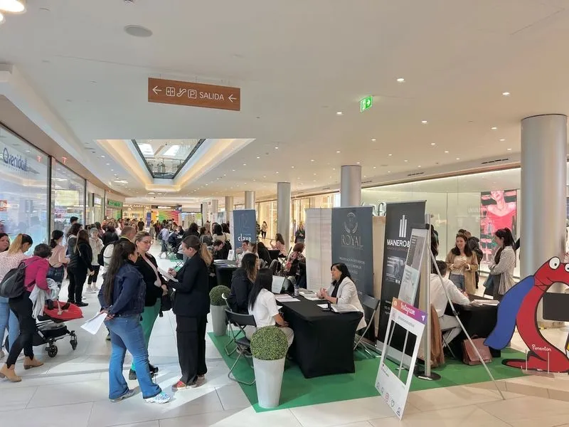 II Feria de empleo 'El talento tiene un plan' en el Centro Comercial El Tormes. Foto: CCET