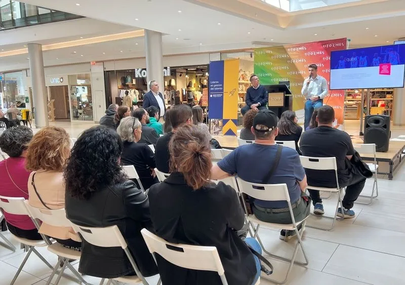 II Feria de empleo 'El talento tiene un plan' en el Centro Comercial El Tormes. Foto: CCET