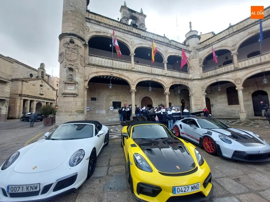Foto 2 - Cerca de 40 veh&iacute;culos toman parte en el Encuentro de Porsche del que es epicentro Mir&oacute;briga