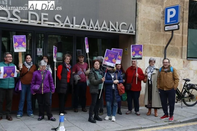 Concentración de Movimiento Feminista de Salamanca. Fotos: Raúl González Riego.