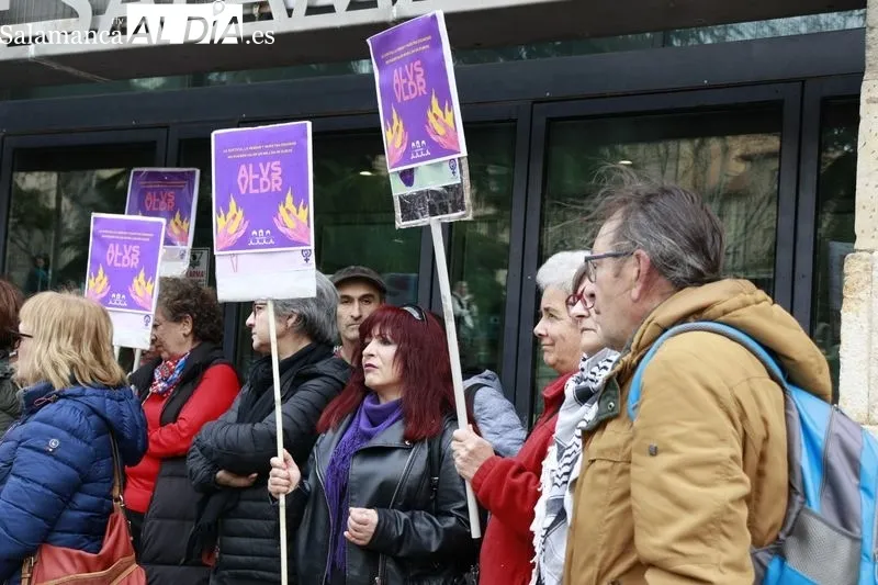 Concentración de Movimiento Feminista de Salamanca. Fotos: Raúl González Riego.