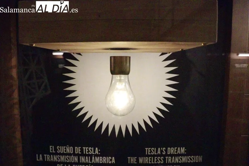 Exposición itinerante sobre Nikola Tesla. Fotos: Raúl González Riego.
