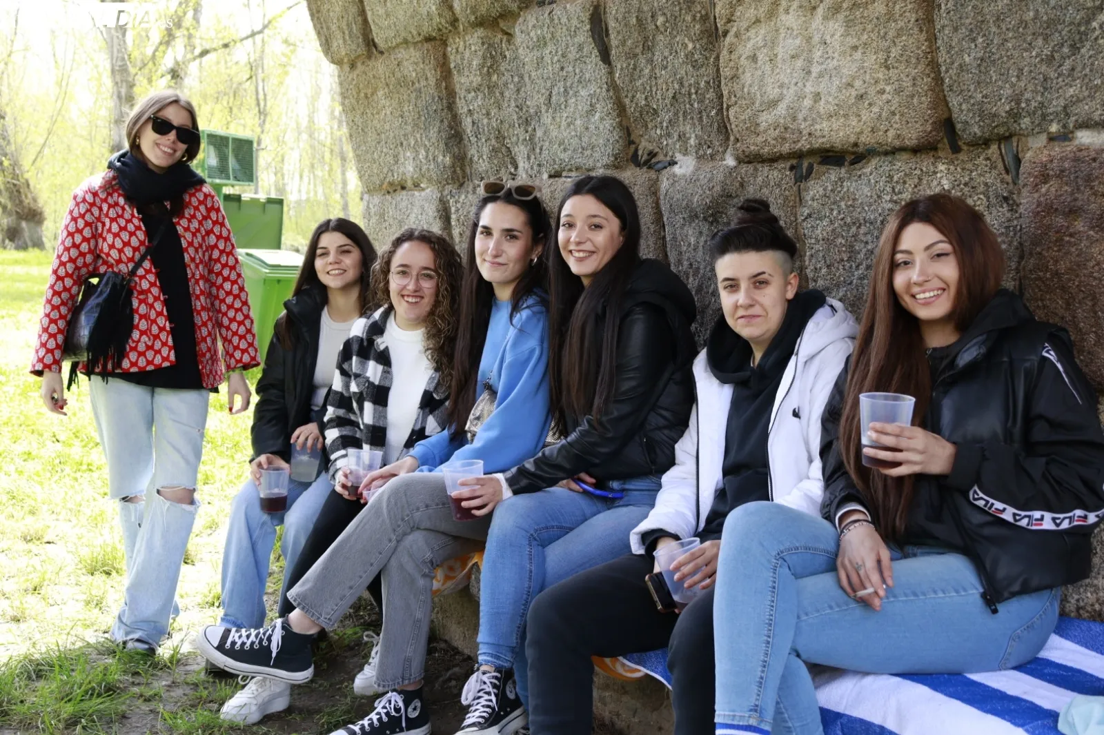 Primeras pandillas de jóvenes en la zona Puente Romano. Fotos: Raúl González Riego