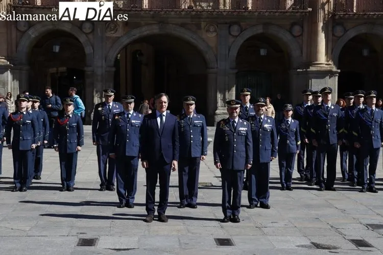Distinciones de Huéspedes Distinguidos a la 75ª promoción de la Academia General del Aire y la 32ª promoción de la Academia Básica del Aire | FOTOS: Raúl González Riego 