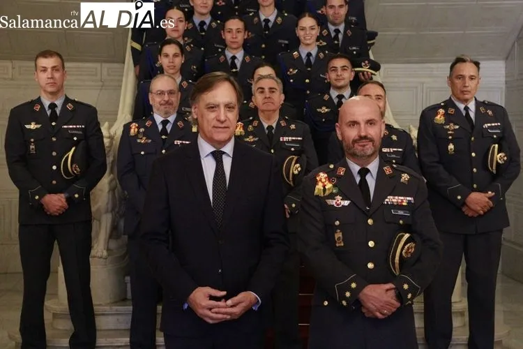 Distinciones de Huéspedes Distinguidos a la 75ª promoción de la Academia General del Aire y la 32ª promoción de la Academia Básica del Aire | FOTOS: Raúl González Riego 
