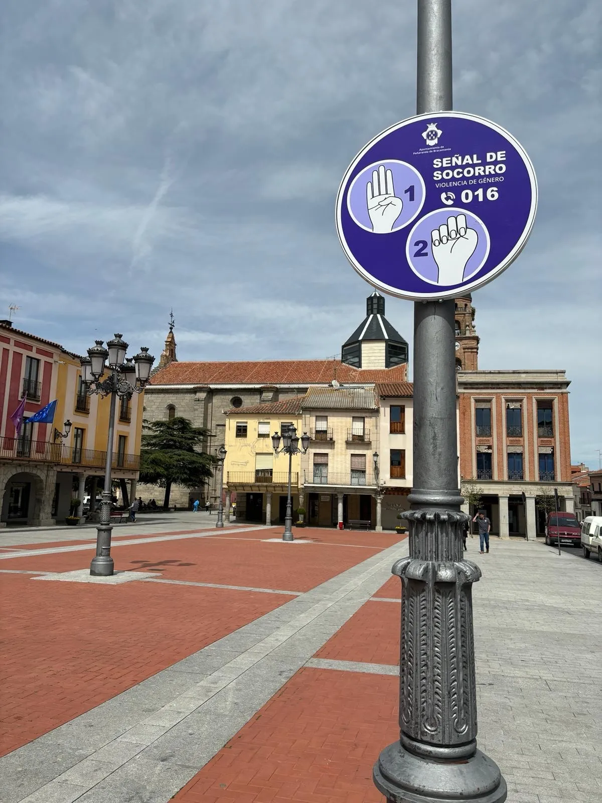 Foto 3 - Se&ntilde;ales contra el maltrato y la violencia de g&eacute;nero en Pe&ntilde;aranda