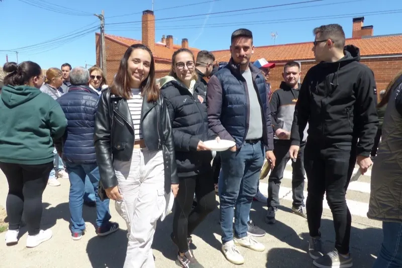 Villoria despide sus fiestas con una gran paella