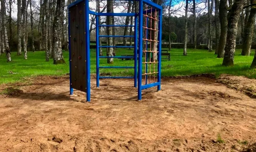 Foto 3 - En marcha varias mejoras en el &aacute;rea recreativa El Bardal de Navasfr&iacute;as