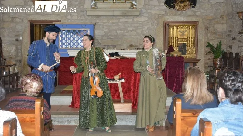 Foto 5 - Lumbrales tambi&eacute;n disfruta con la obra 'Buscando a Nebrija'