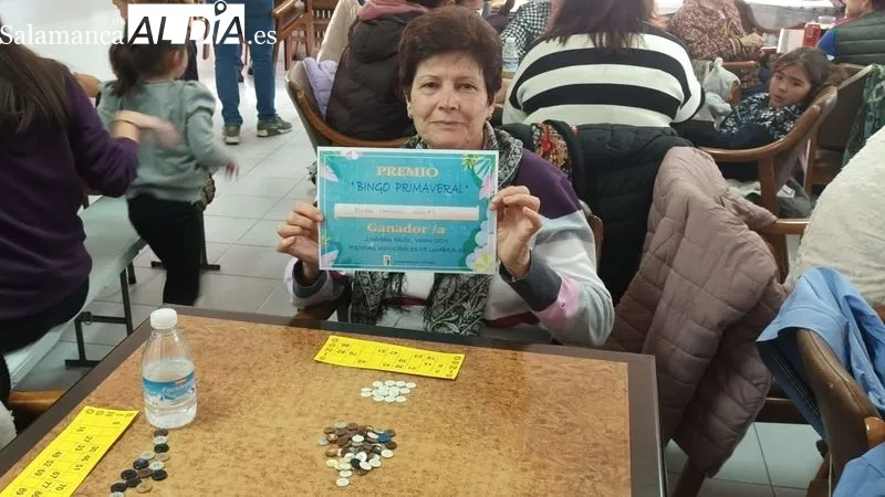 En la tarde de juego participaron cerca de un centenar de vecinos de todas las edades